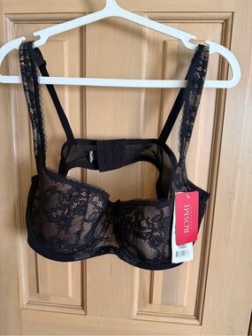 Black Lace Underwire Bra with Sheer Floral Detailing Rosme sz 44C NWT